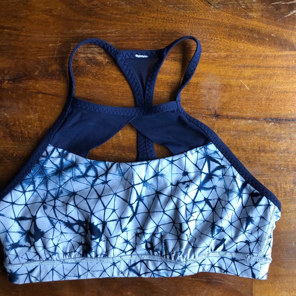 Lululemon sports bra
